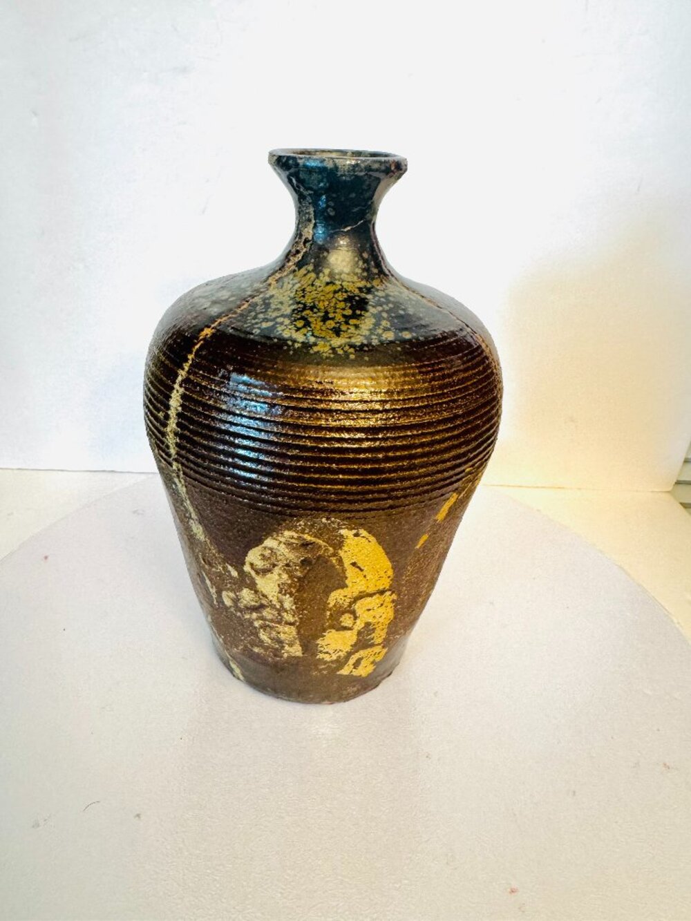 Vtg Handcrafted Studio Pottery 8.5" Vase Brown Cream Ribbed Textured Vessel